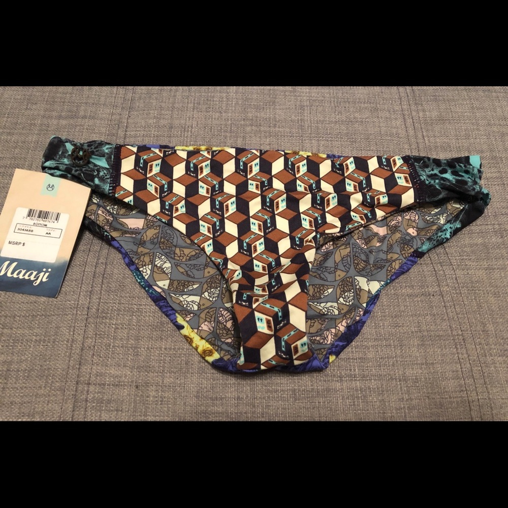 Maaji Reversible Bikini Bottom BNWT Sz M